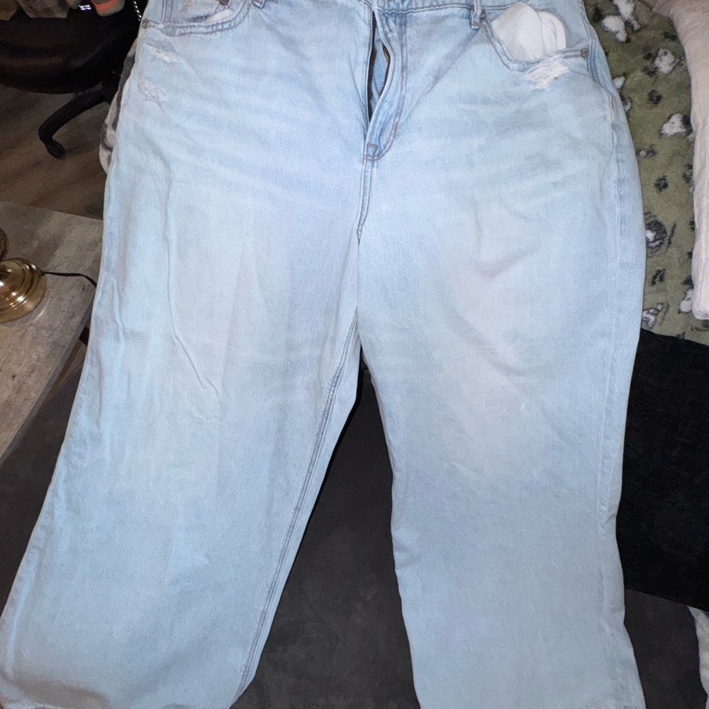 American Eagle Outfitters Light Wash Boyfriend Jeans